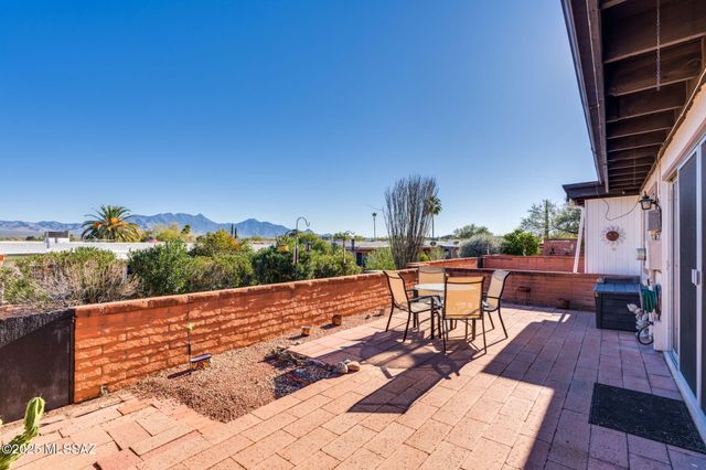 230 N Camino Del Vate, Green Valley, AZ 85614