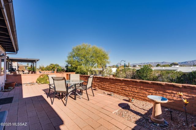 230 N Camino Del Vate, Green Valley, AZ 85614