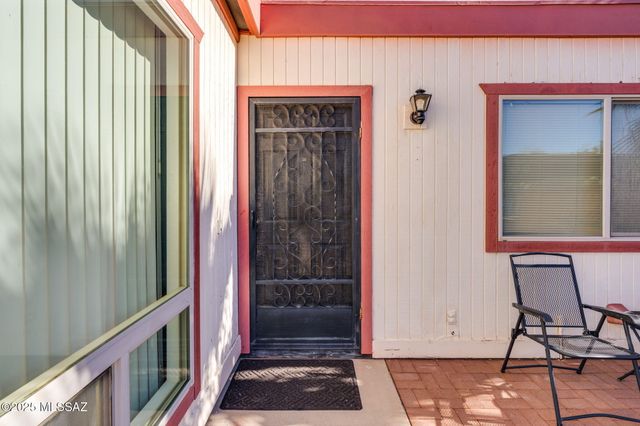 230 N Camino Del Vate, Green Valley, AZ 85614