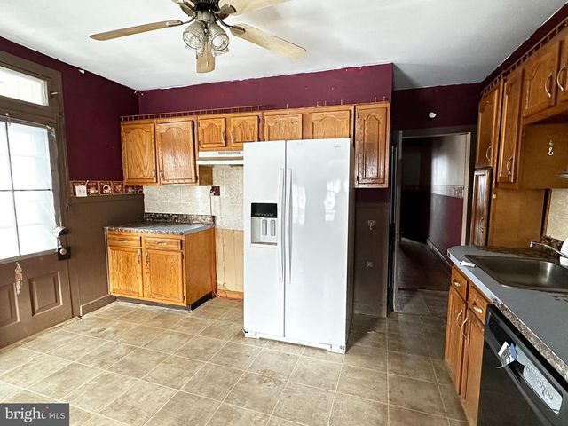 102 E ARCH ST, Shamokin, PA 17872