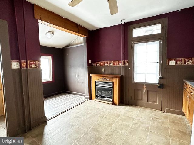 102 E ARCH ST, Shamokin, PA 17872