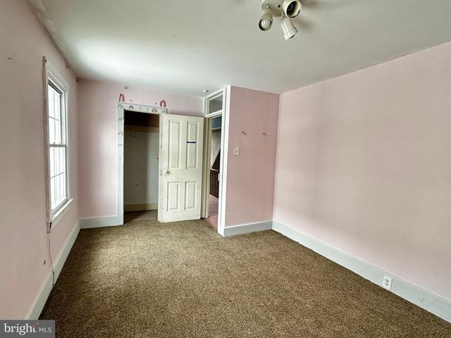 102 E ARCH ST, Shamokin, PA 17872