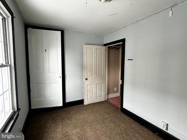 102 E ARCH ST, Shamokin, PA 17872