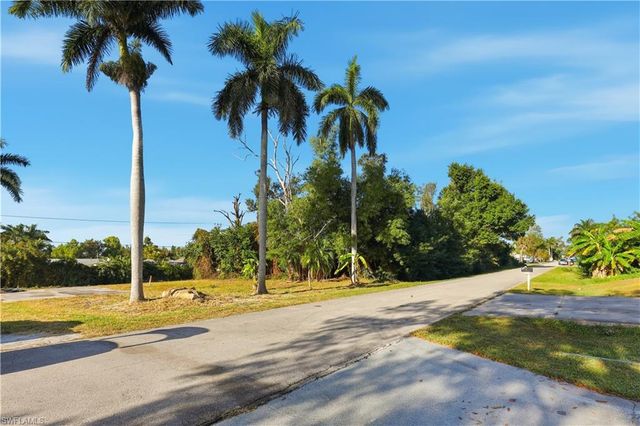 5465 Avenue D, Bokeelia, FL 33922