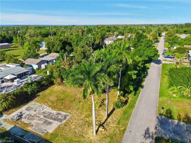 5465 Avenue D, Bokeelia, FL 33922