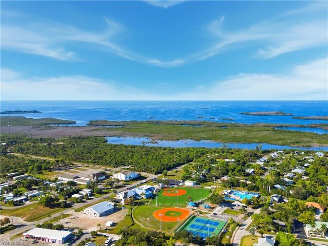 5465 Avenue D, Bokeelia, FL 33922