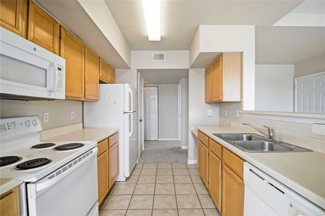 1020 VILLAGIO CIRCLE 205, Sarasota, FL 34237