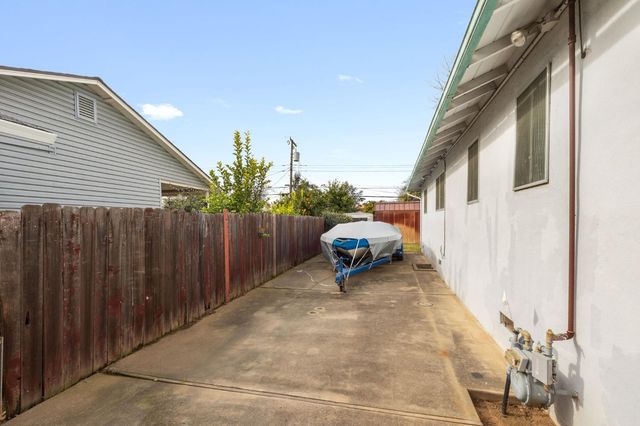 10621 Charbono Way, Rancho Cordova, CA 95670