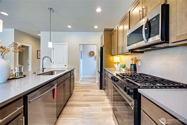 292 NE Shadowhawk Lane, Bremerton, WA 98311