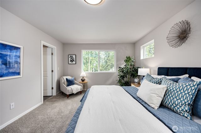 292 NE Shadowhawk Lane, Bremerton, WA 98311