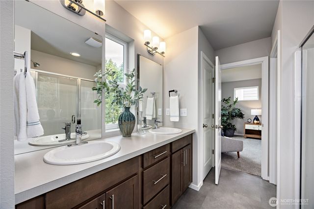 292 NE Shadowhawk Lane, Bremerton, WA 98311