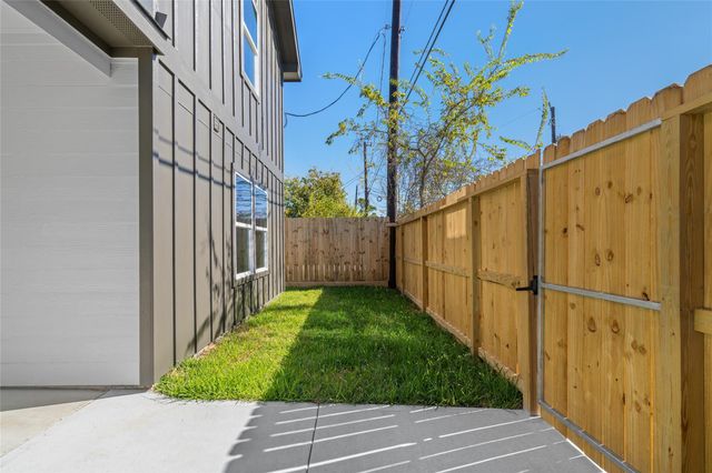 813 Barbara Mae Street, Houston, TX 77015