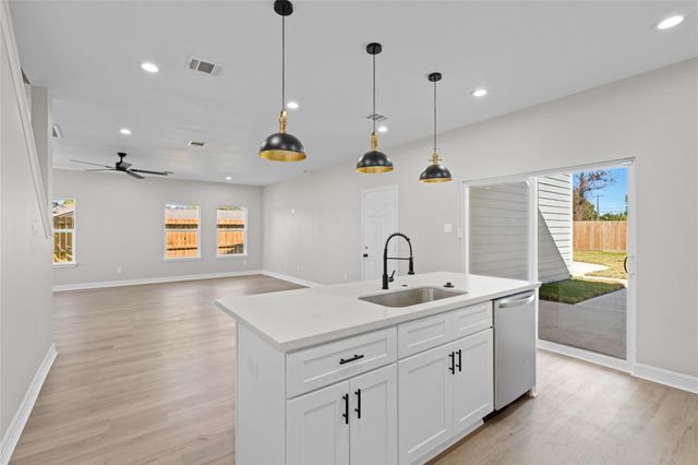 813 Barbara Mae Street, Houston, TX 77015