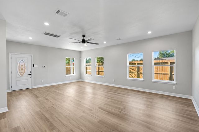 813 Barbara Mae Street, Houston, TX 77015