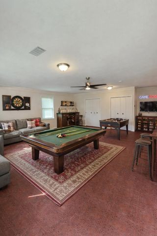 108 Van Winkle Street, Lake Jackson, TX 77566