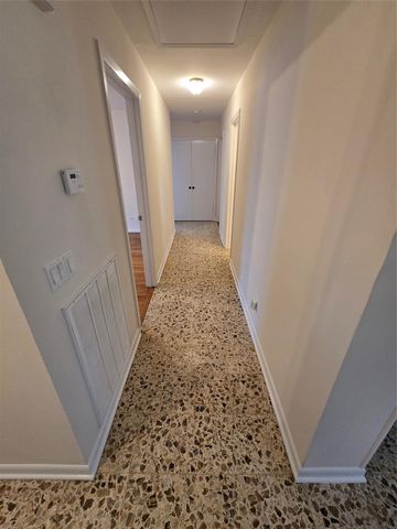 108 Van Winkle Street, Lake Jackson, TX 77566