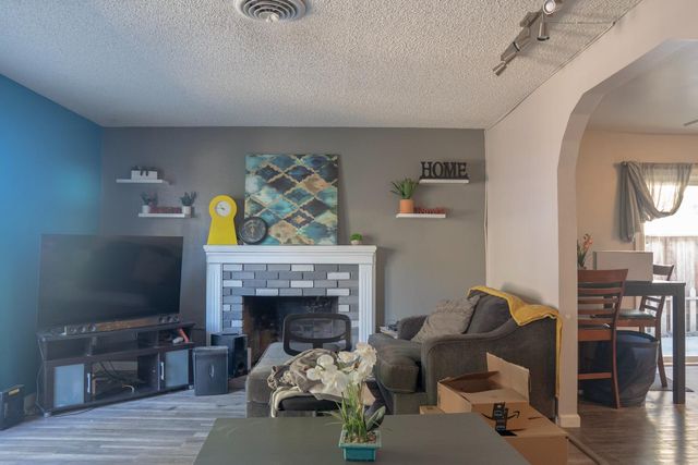 5940 Green Glen Way, Sacramento, CA 95842