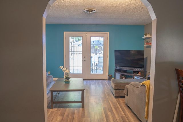 5940 Green Glen Way, Sacramento, CA 95842