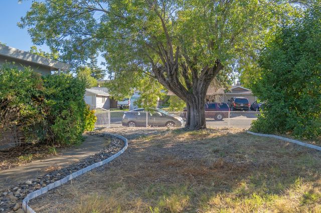 5940 Green Glen Way, Sacramento, CA 95842