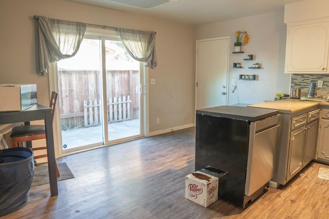 5940 Green Glen Way, Sacramento, CA 95842