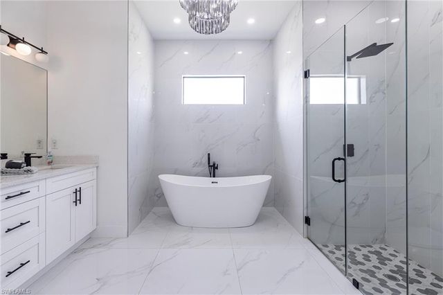 1005 NE 9th TER, Cape Coral, FL 33909