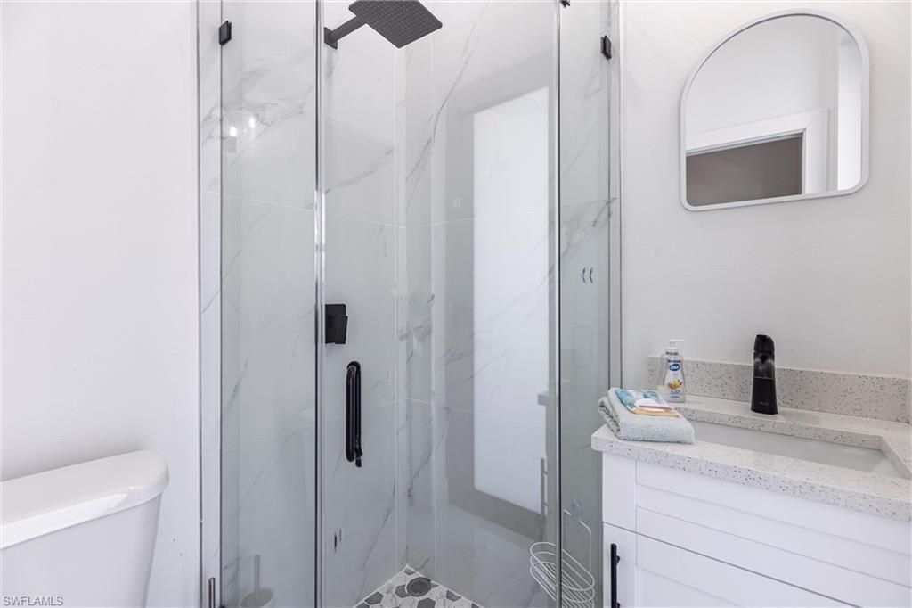 Image 20 of property listing at 1005 NE 9th TER, Cape Coral, FL 33909