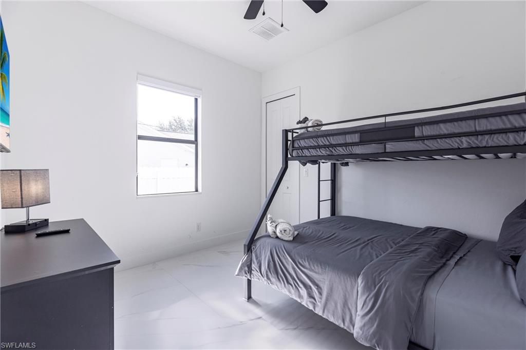 Image 21 of property listing at 1005 NE 9th TER, Cape Coral, FL 33909