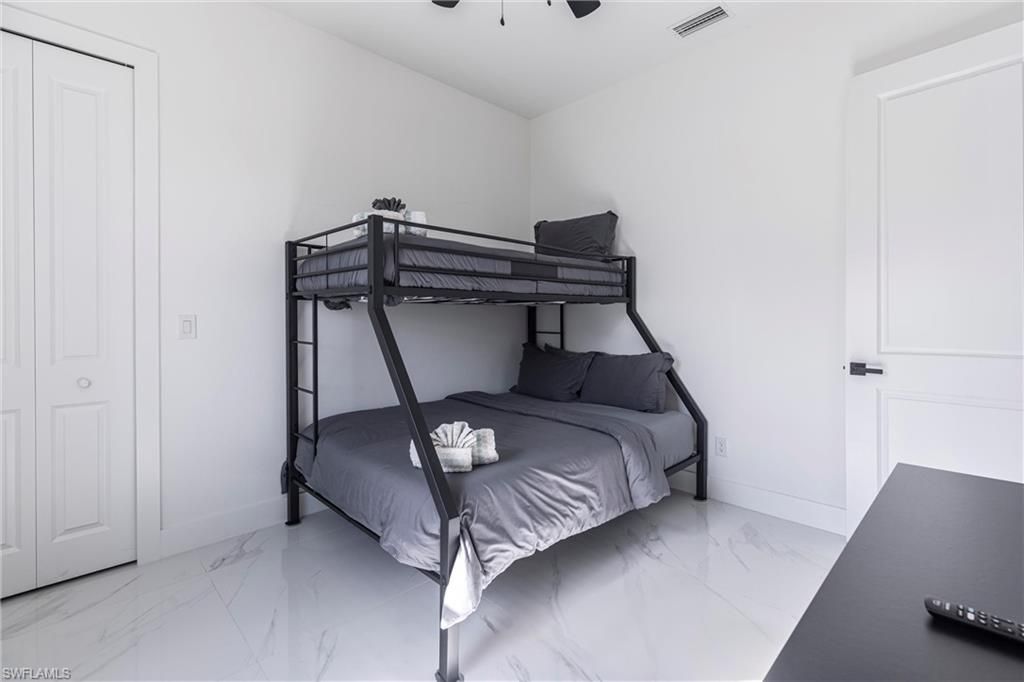 Image 22 of property listing at 1005 NE 9th TER, Cape Coral, FL 33909