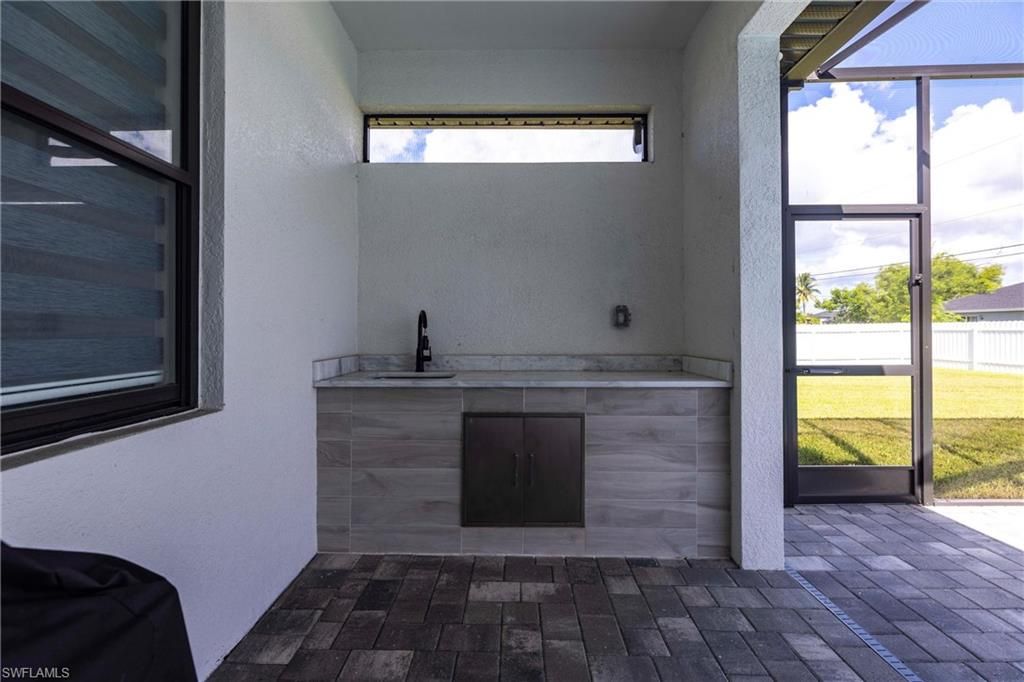 Image 31 of property listing at 1005 NE 9th TER, Cape Coral, FL 33909