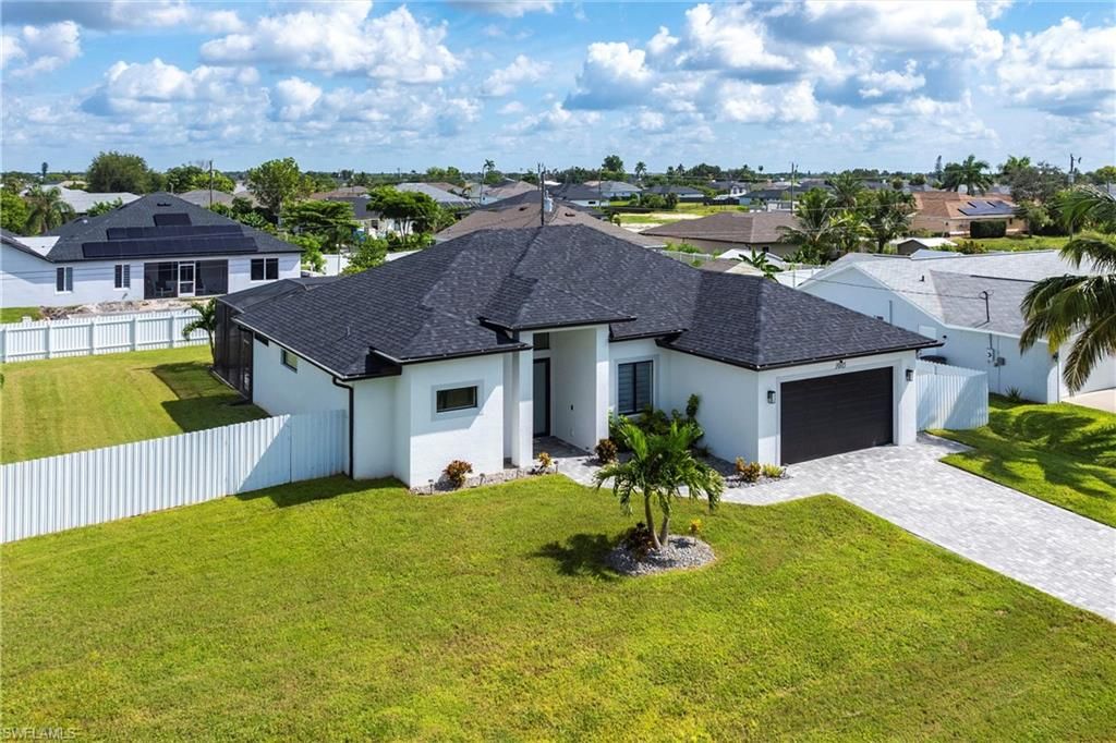 Image 37 of property listing at 1005 NE 9th TER, Cape Coral, FL 33909