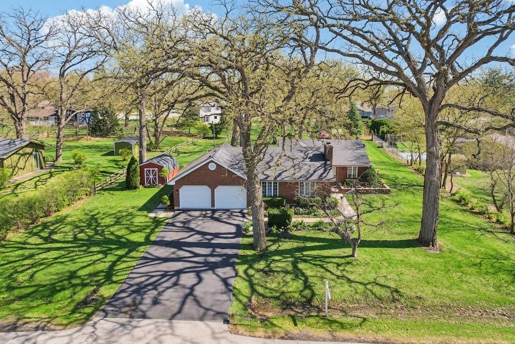 Image 1 of property listing at 9N827 Beckman Trail, Elgin, IL 60124