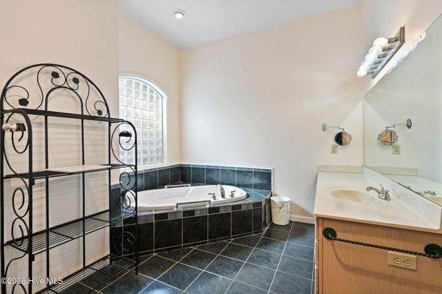 5917 Santo Domingo Court, New Bern, NC 28560