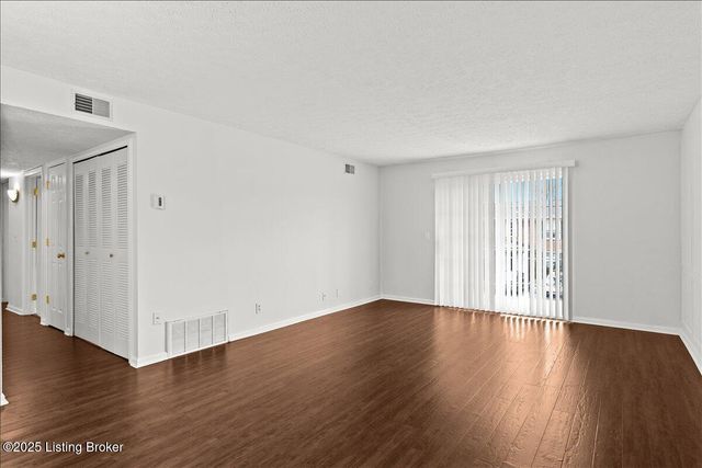 4828 Westmar Terrace 6, Louisville, KY 40222