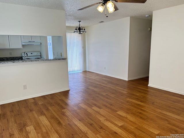 5227 Gawain Dr, San Antonio, TX 78218