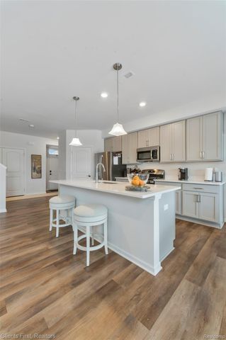 8689 Grove Street, Washington Township, MI 48094