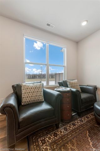 8689 Grove Street, Washington Township, MI 48094