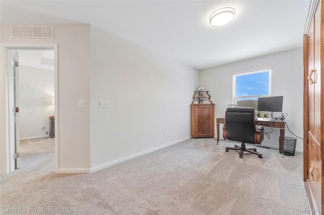 8689 Grove Street, Washington Township, MI 48094