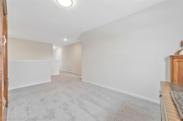 8689 Grove Street, Washington Township, MI 48094