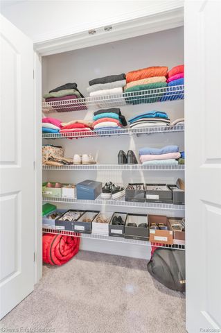 8689 Grove Street, Washington Township, MI 48094