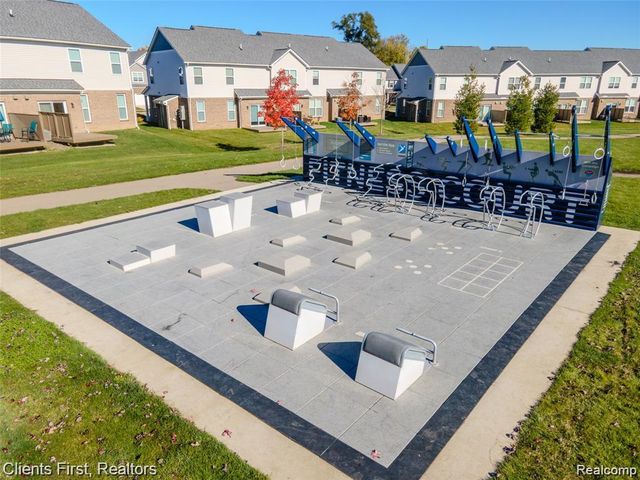 8689 Grove Street, Washington Township, MI 48094