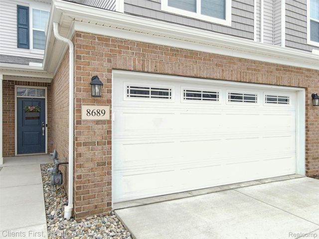 8689 Grove Street, Washington Township, MI 48094