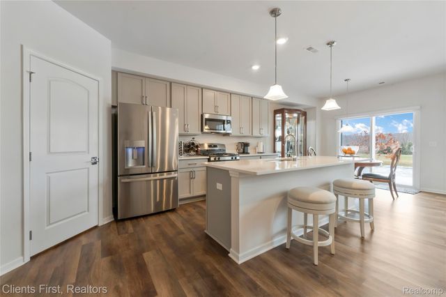 8689 Grove Street, Washington Township, MI 48094