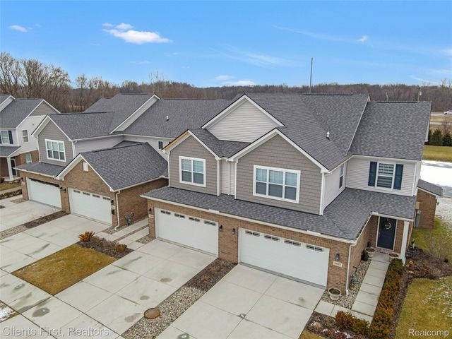 8689 Grove Street, Washington Township, MI 48094