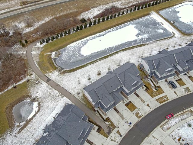 8689 Grove Street, Washington Township, MI 48094