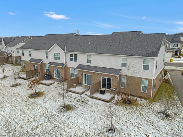 8689 Grove Street, Washington Township, MI 48094