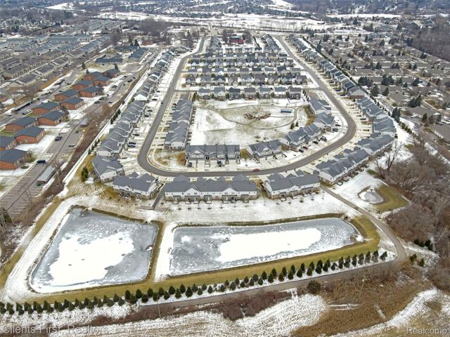 8689 Grove Street, Washington Township, MI 48094