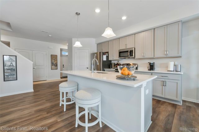 8689 Grove Street, Washington Township, MI 48094