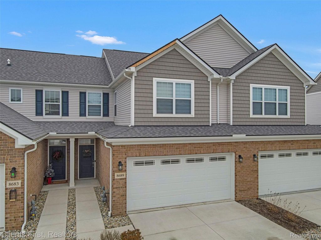 8689 Grove Street, Washington Township, MI 48094