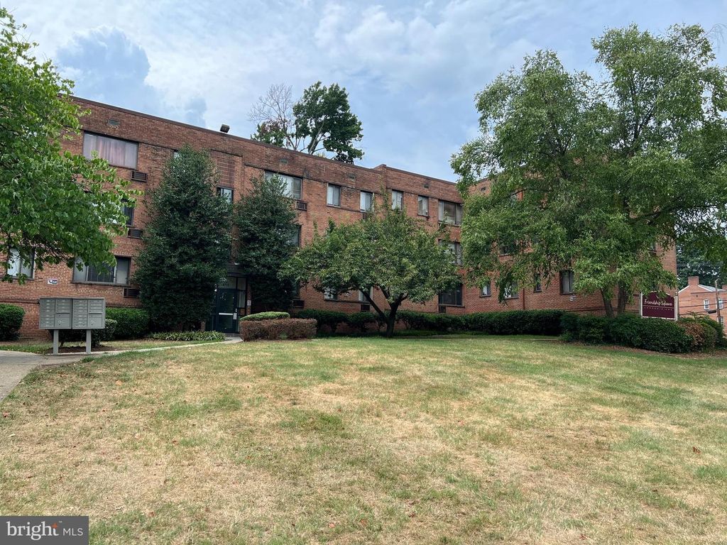 4715 1ST ST SW #203, Washington, DC 20032