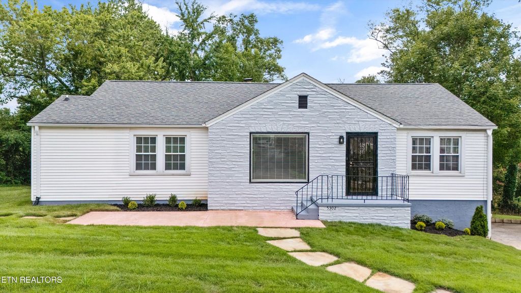 5302 Villa Rd, Knoxville, TN 37918